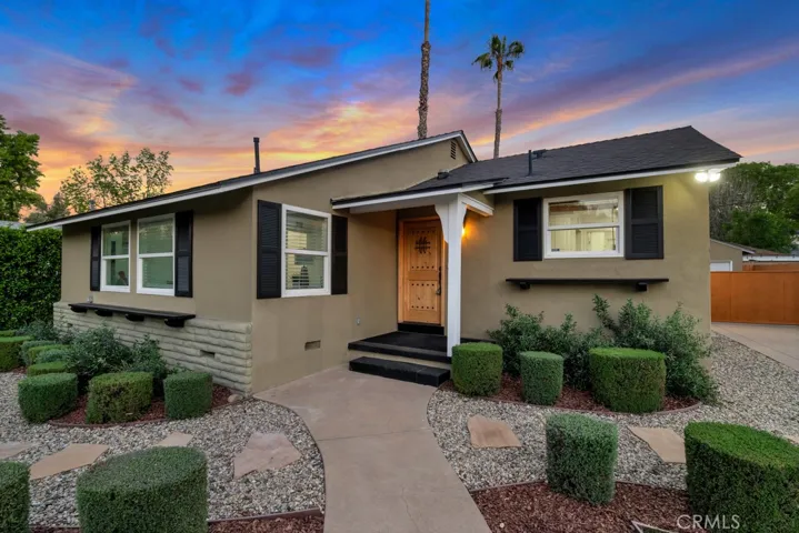 20768 Skouras, Winnetka, California 91306