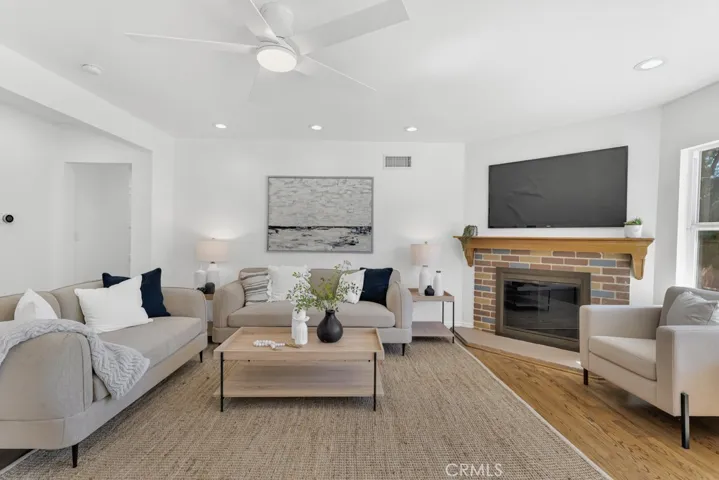 20768 Skouras, Winnetka, California 91306