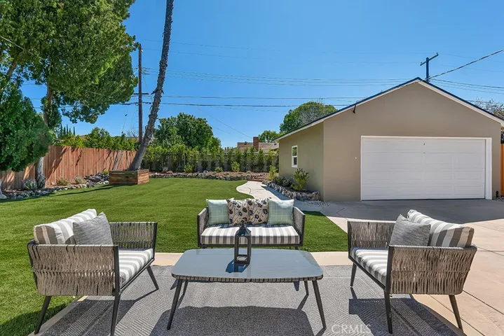 20768 Skouras, Winnetka, California 91306