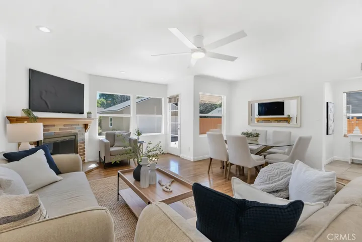 20768 Skouras, Winnetka, California 91306