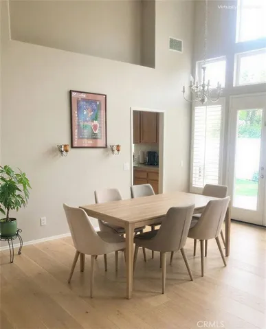 Virtually enhanced Dining Room