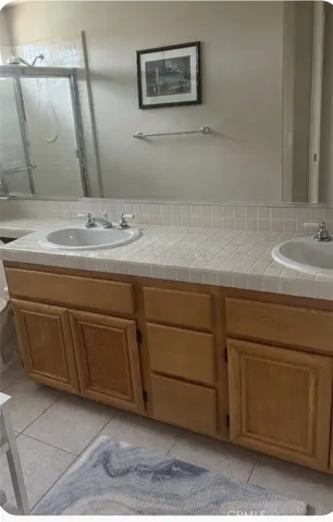 Upstairs Guest Bath