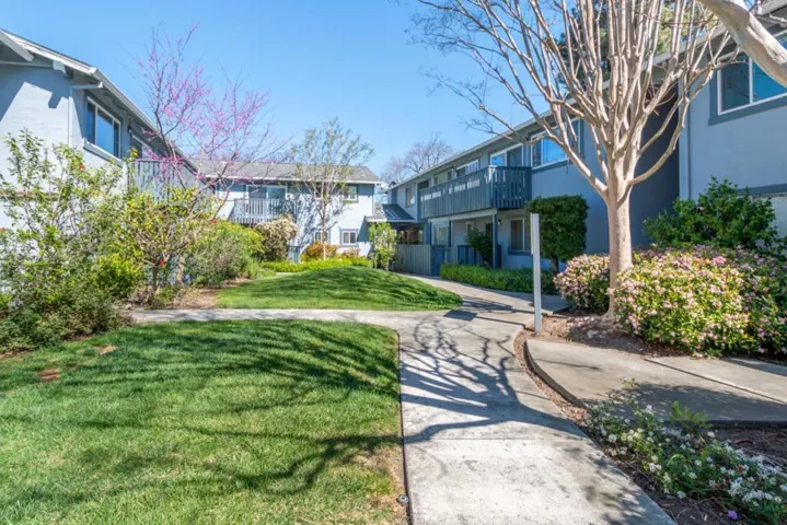835 Bing Drive 24, Santa Clara, California 95051