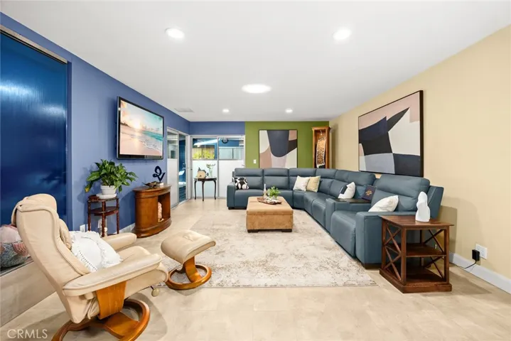 346 Teasdale Drive, Claremont, California 91711
