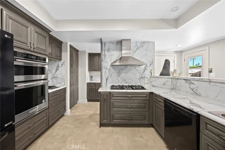 346 Teasdale Drive, Claremont, California 91711