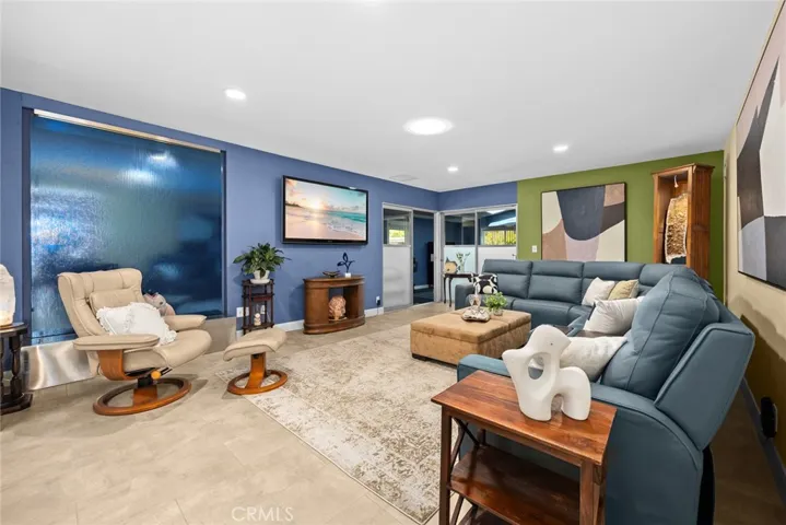 346 Teasdale Drive, Claremont, California 91711