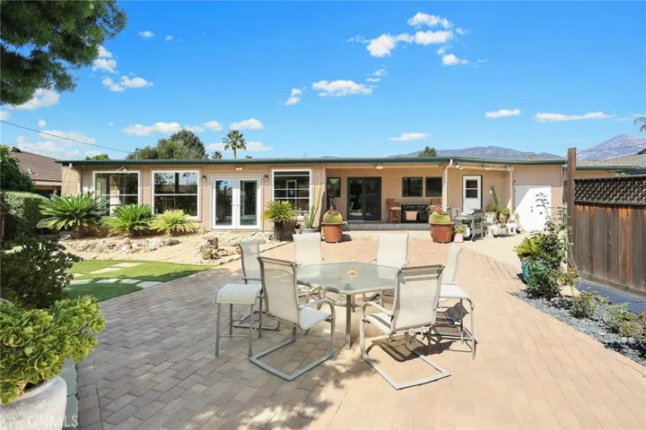 346 Teasdale Drive, Claremont, California 91711
