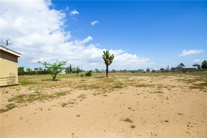 11527 Daisy, Phelan, California 92371