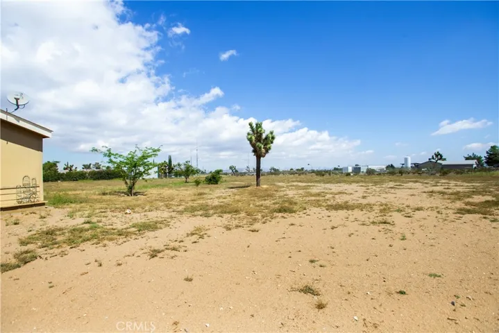 11527 Daisy, Phelan, California 92371
