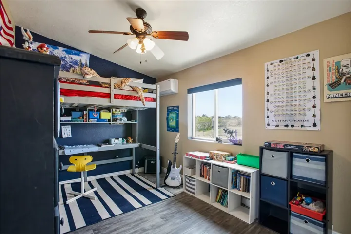 11527 Daisy, Phelan, California 92371