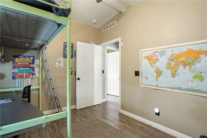 11527 Daisy, Phelan, California 92371