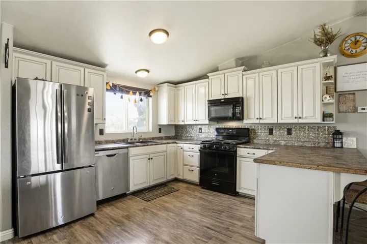 11527 Daisy, Phelan, California 92371