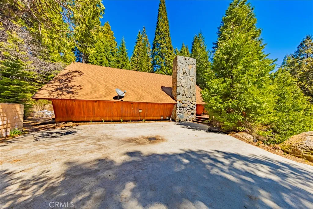upper driveway parking area