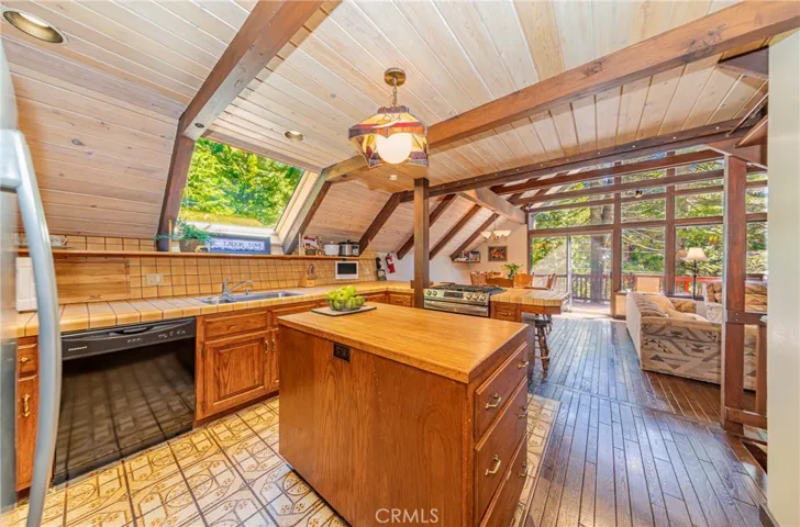 Kitchen island