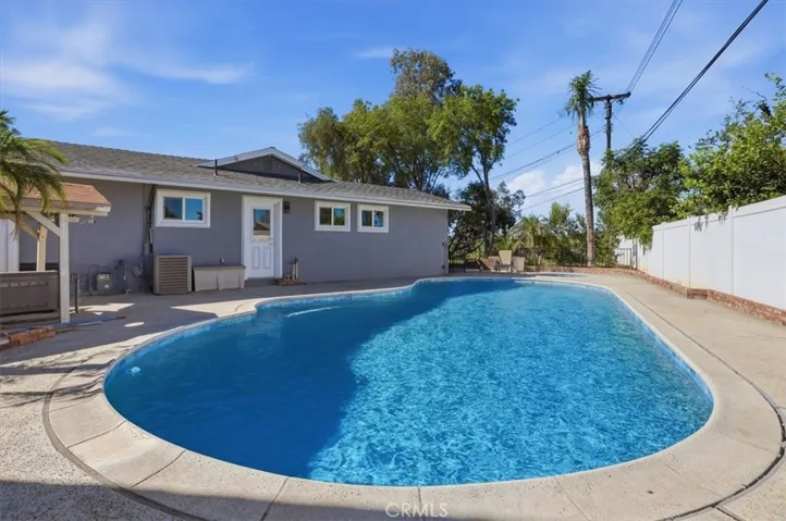 Pool & Spa