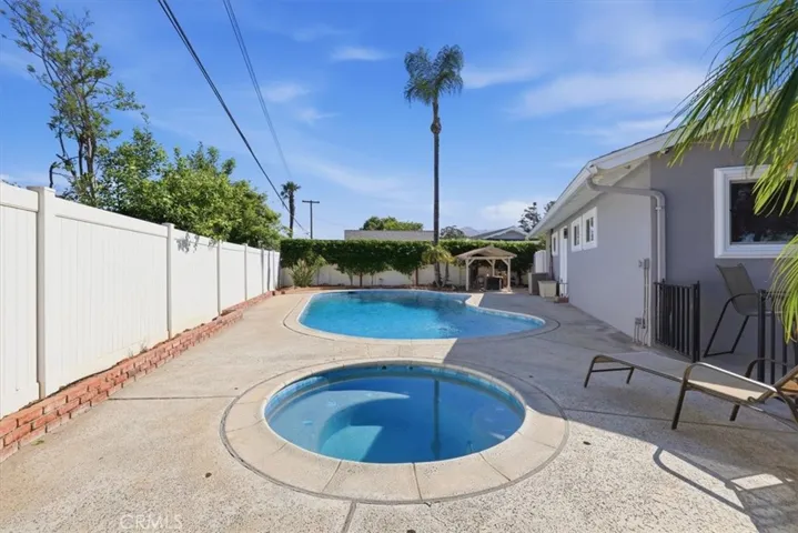 Pool & Spa
