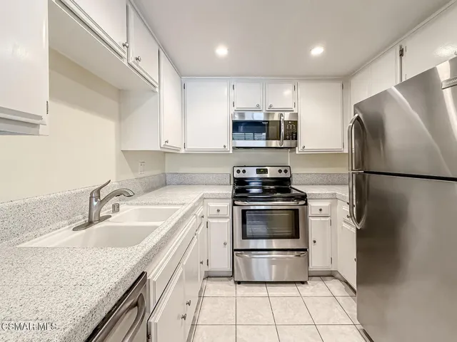 bLiving Dining and Kitchen6