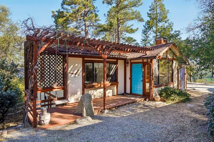 2-web-or-mls-Double View Dr-S1903-002