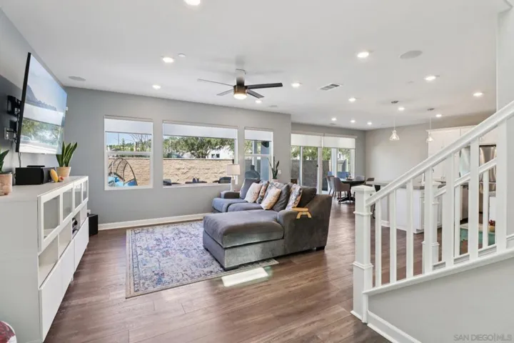 10128 Hercules Way, Spring Valley, California 91977