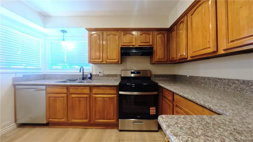 Granite counters with new Stove