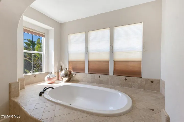 4347 Via Entrada  -  HsHProd-95