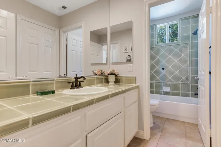 4347 Via Entrada  -  HsHProd-69