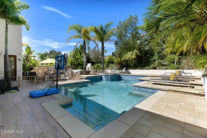 4347 Via Entrada  -  HsHProd-24