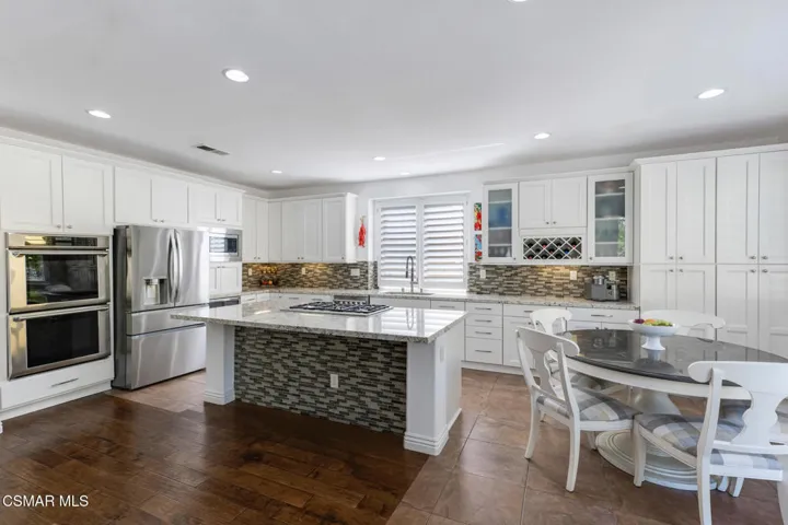 4347 Via Entrada  -  HsHProd-61