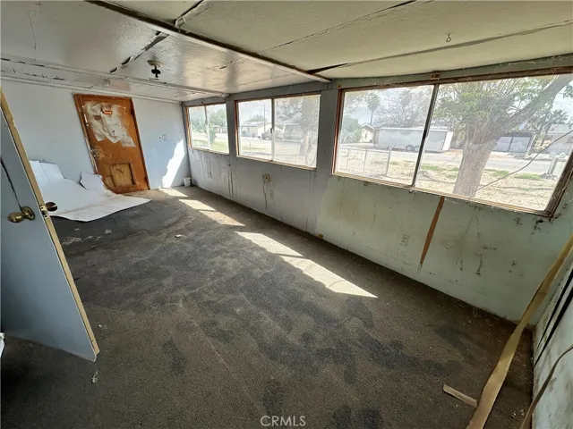 Enclosed Patio- 1609
