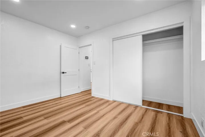 Second bottom floor bedroom