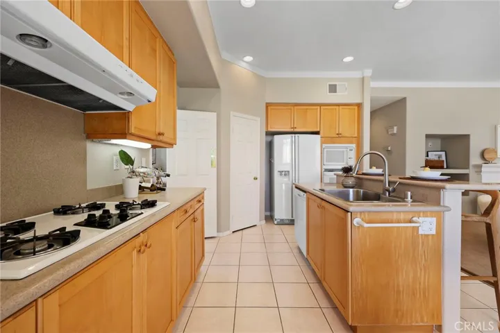 27402 Carino Circle, Mission Viejo, California 92692