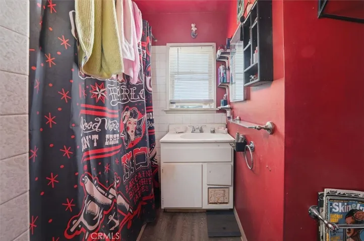 Unit A bathroom