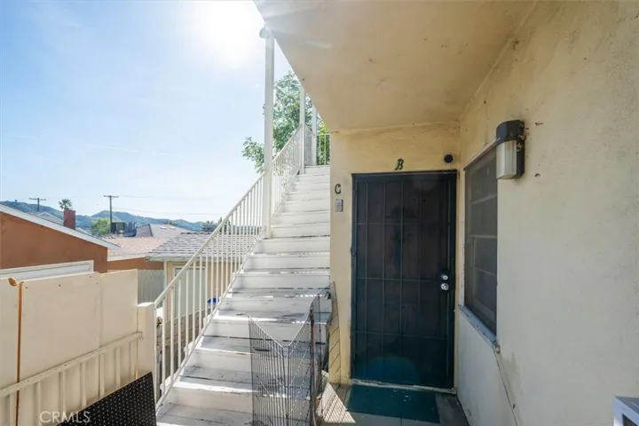 Unit B entrance (no interior photos available)