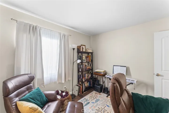 Bedroom/Office