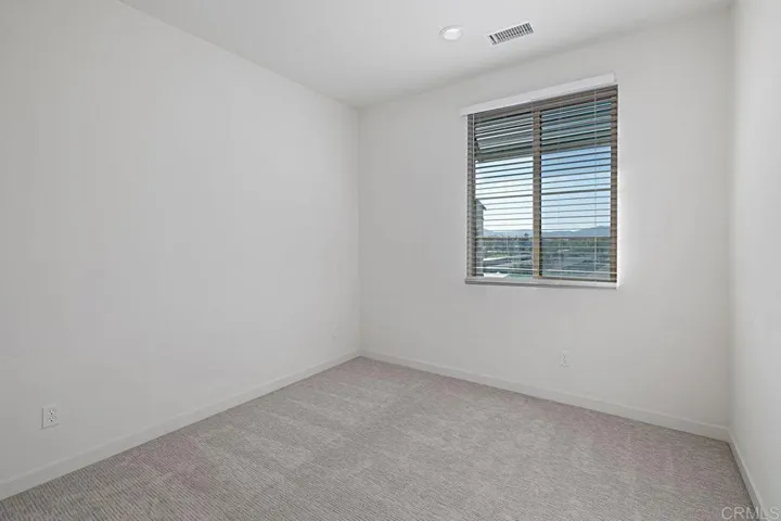 Secondary Bedroom - 3rd floor