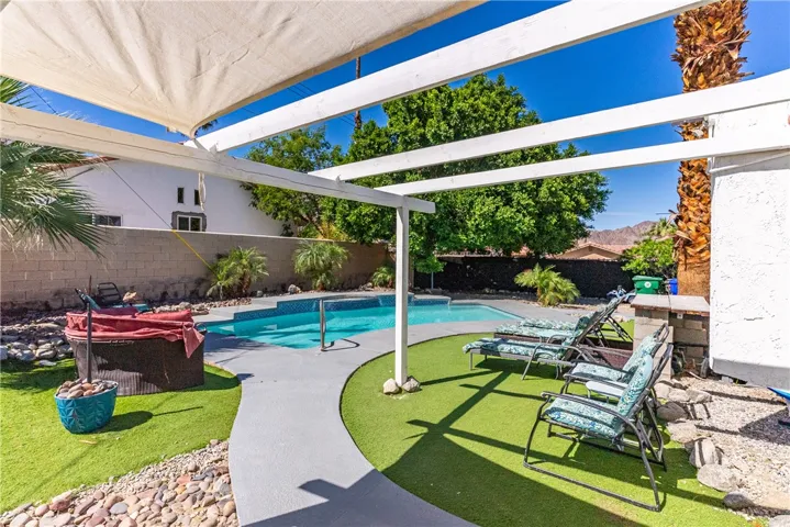52745 Avenida Obregon, La Quinta, California 92253