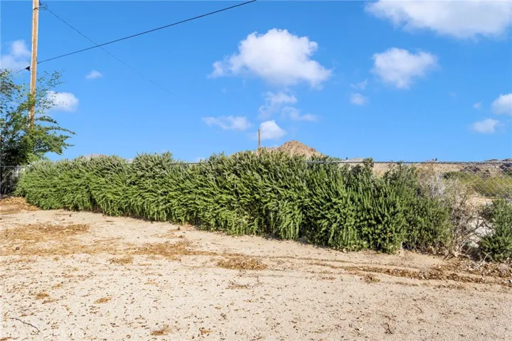 10298 Custer Avenue, Lucerne Valley, California 92356