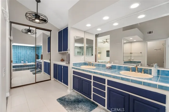 23131 Tiagua, Mission Viejo, California 92692