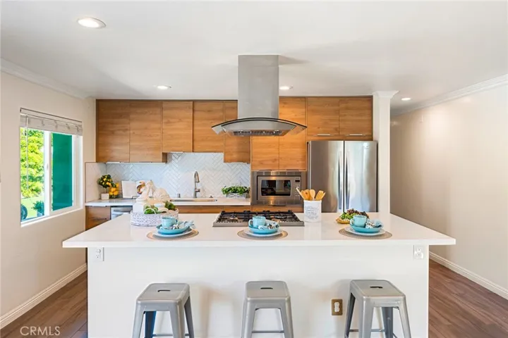 Quartz Center Island with Seating