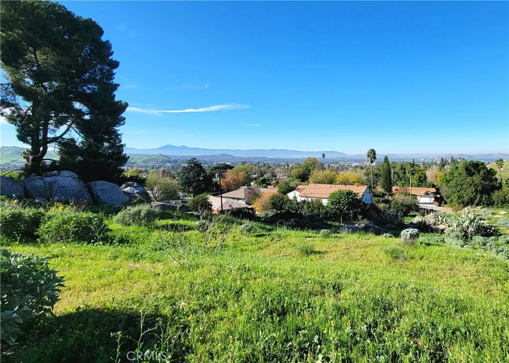 2935 Galaxie Heights Road, Riverside, California 92507 — photo 5