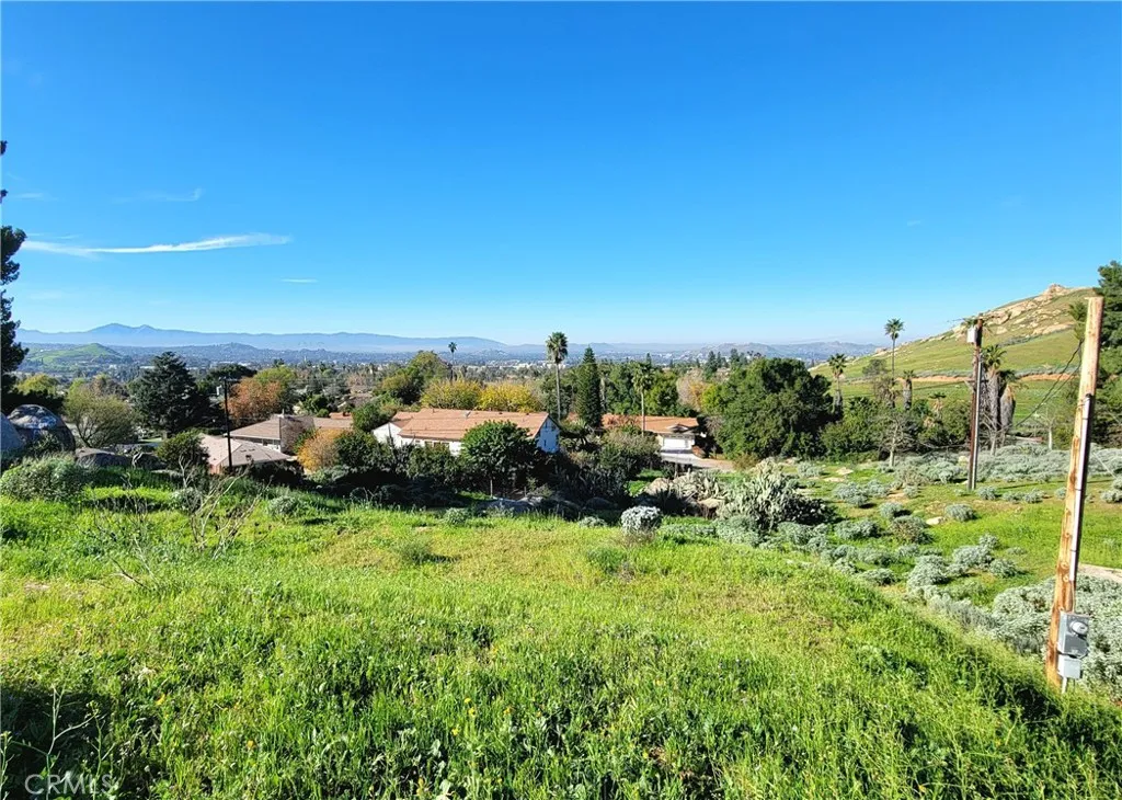 2935 Galaxie Heights Road, Riverside, California 92507 — photo 4