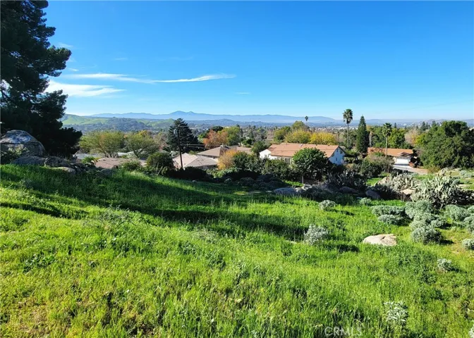 2935 Galaxie Heights Road, Riverside, California 92507 — photo 4