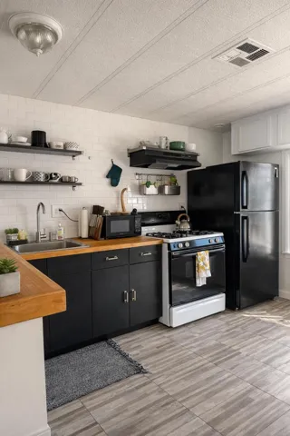 Modern L-shaped kitchen with sleek featu