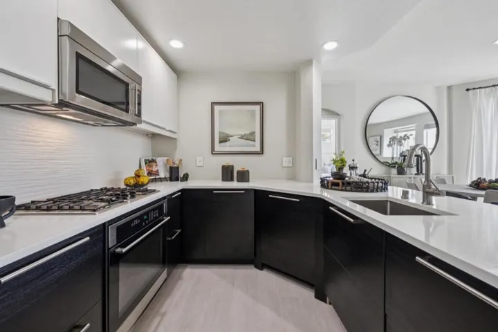 100 Baltic Circle 128, Redwood City, California 94065