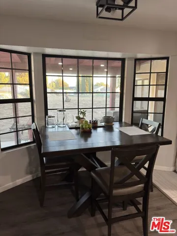Dinning Table