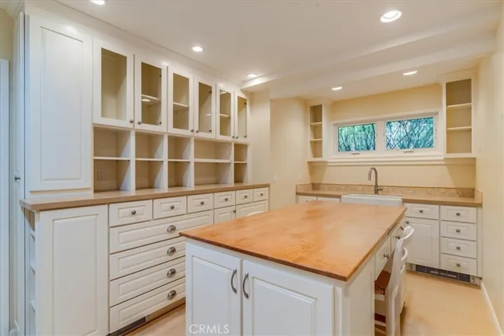 Craft/work room