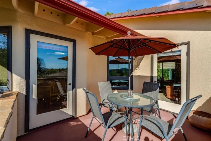 Balcony at the front of the house, access from the kitchen and living room.