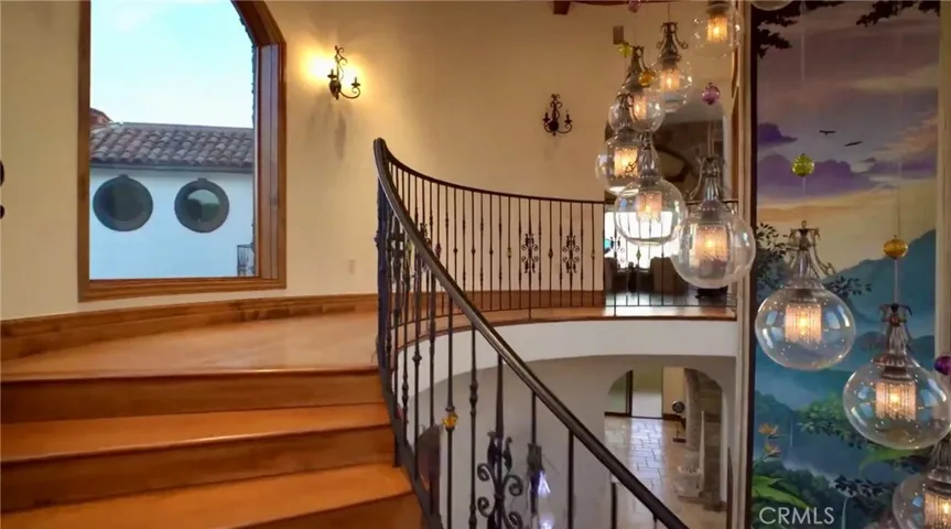 Beautiful Mountain View’s at top of stairs next to elevator