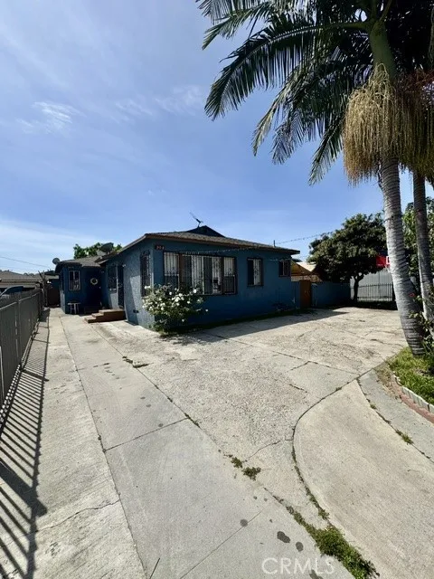 904 E Stockton, Compton, California 90221 — photo 5