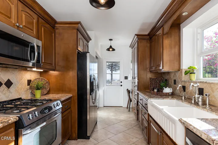 900 Delores Dr 021-mls